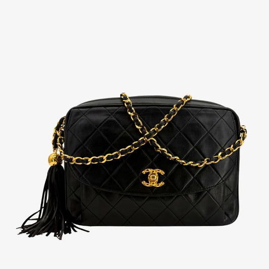 RG256 - CHANEL Vintage Black Lambskin Camera Bag