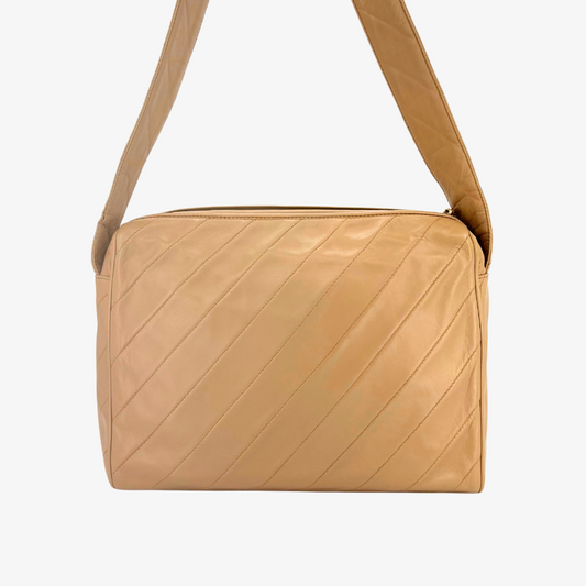 JZ752 - CHANEL Vintage Beige Lambskin Diagonal Stich CC Tassel Camera Bag