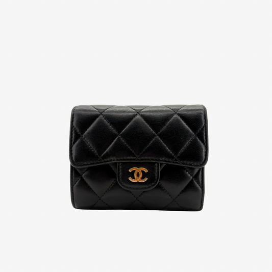 CS097 - CHANEL Vintage Black Lambskin Wallet