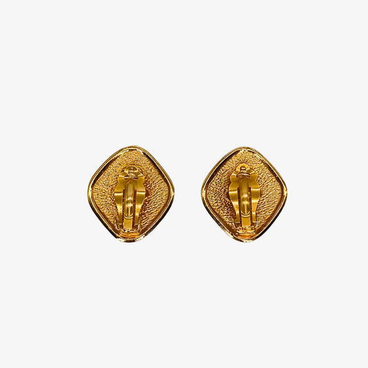 jw802-chanel-vintage-diamond-gold-plated-clip-on-earrings