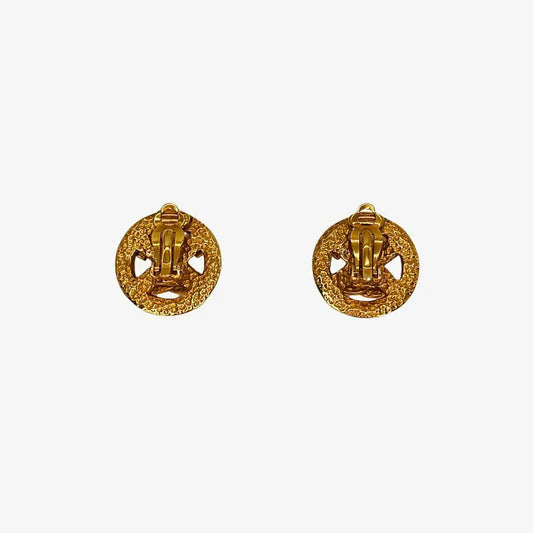 jw801-chanel-vintage-round-gold-plated-clip-on-earrings