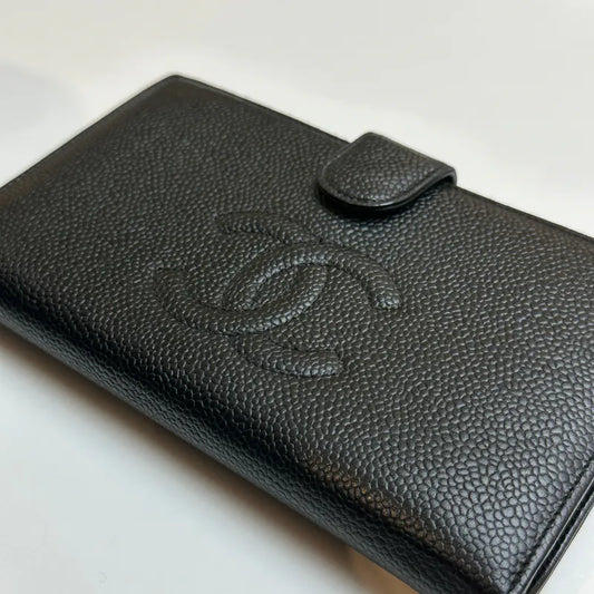 jw500-chanel-vintage-black-caviar-leather-long-wallet