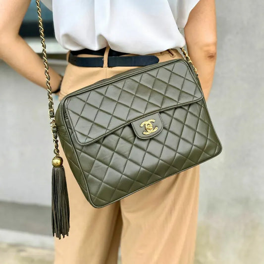 ra204-chanel-vintage-dark-green-lambskin-quilted-camera-bag
