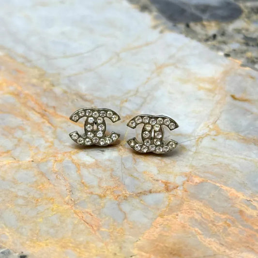 rc508-chanel-silver-crystal-mini-cc-logo-earrings