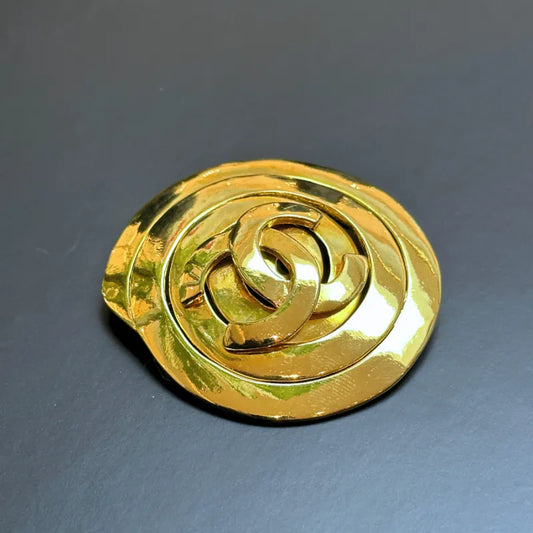 jw669-chanel-vintage-cc-logo-round-pin-gold-brooch