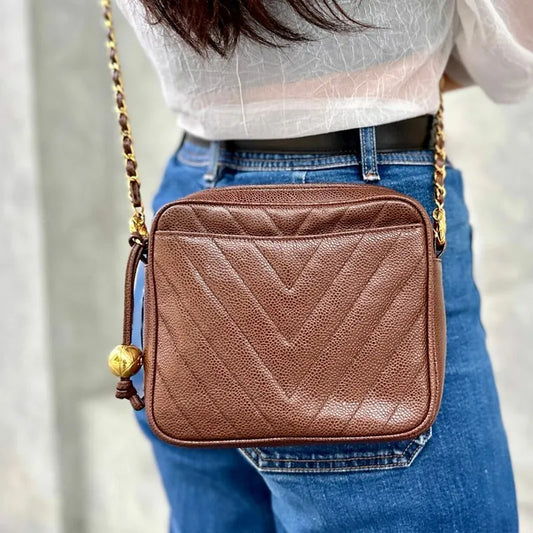 ra464-chanel-vintage-brown-caviar-leather-chevron-golden-ball-camera-bag