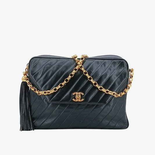 ra219-chanel-vintage-black-lambskin-gold-chain-camera-bag