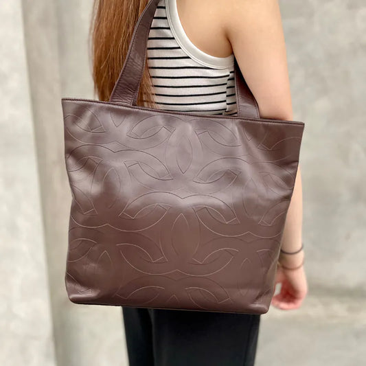 jw252-chanel-vintage-brown-lambskin-cc-embossed-tote-bag