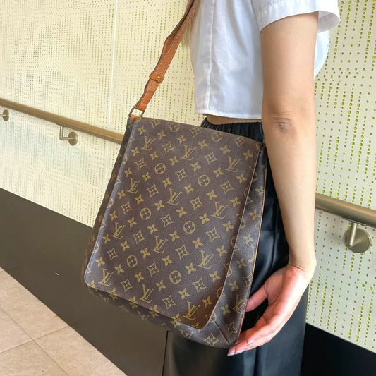 js896-louis-vuitton-musette