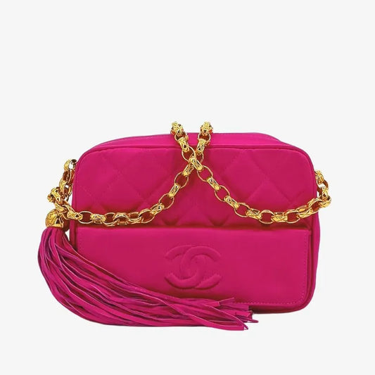 jt569-chanel-vintage-pink-satin-tassels-gold-chain-camera-bag