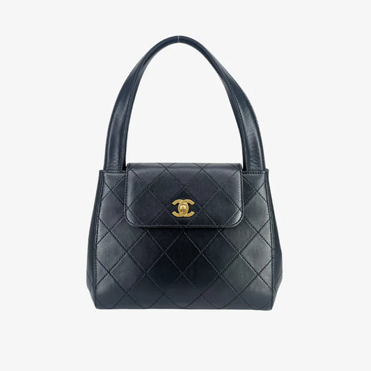 RG010 - CHANEL Vintage Black Lambskin Quilted Handbag
