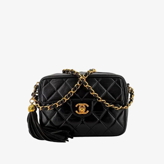RE871 - CHANEL Vintage Black Lambskin Camera Bag