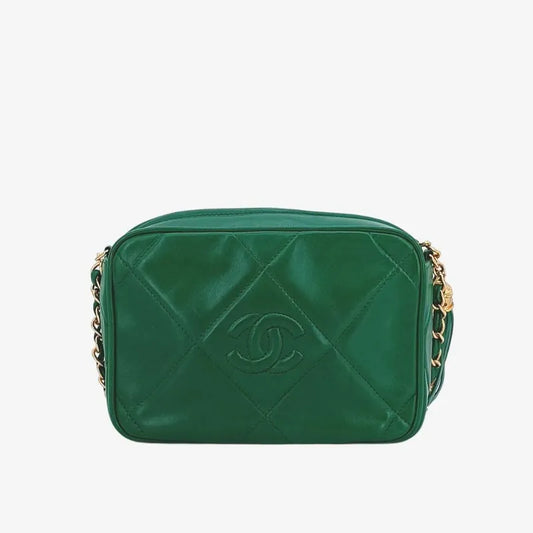 ra692-chanel-vintage-green-lambskin-tassel-camera-bag