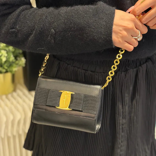 rc439-salvatore-ferragamo-vintage-black-calfskin-shoulder-bag-belt-bag