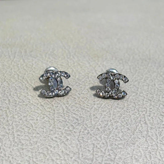 rc967-chanel-silver-crystal-cc-logo-earrings