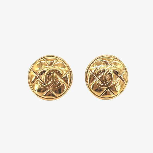 js575-chanel-vintage-cc-round-quilted-gold-plated-clip-on-earrings