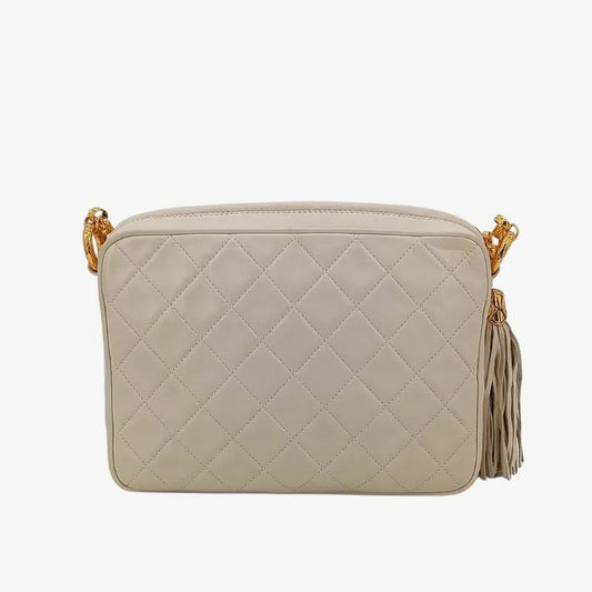 jt442-chanel-vintage-beige-lambskin-gold-chain-camera-bag