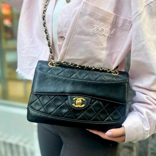 ju697-chanel-vintage-black-lambskin-quilted-flap-bag