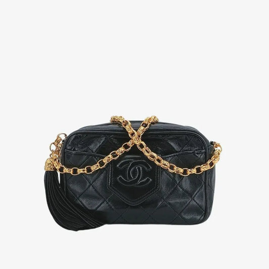 jt762-chanel-vintage-black-lambskin-gold-chain-tassel-camera-bag