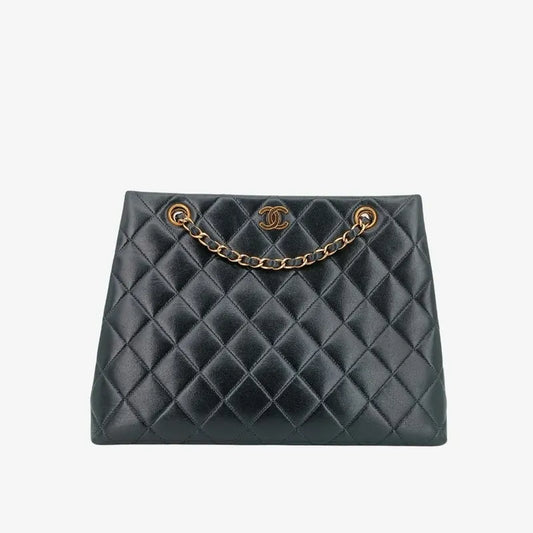 js661-chanel-vintage-black-lambskin-quilted-tote-bag
