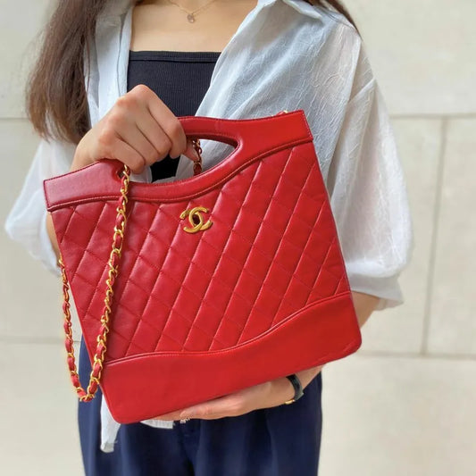 js948-chanel-vintage-red-lambskin-quilted-31-tote-bag