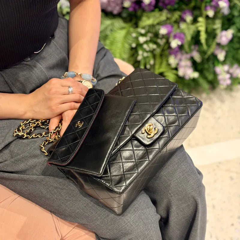 ヴィンテージシャネル CHANEL CHANEL Lamb Skin Black Double Flap 25 Medium Chain Shoulder Bag