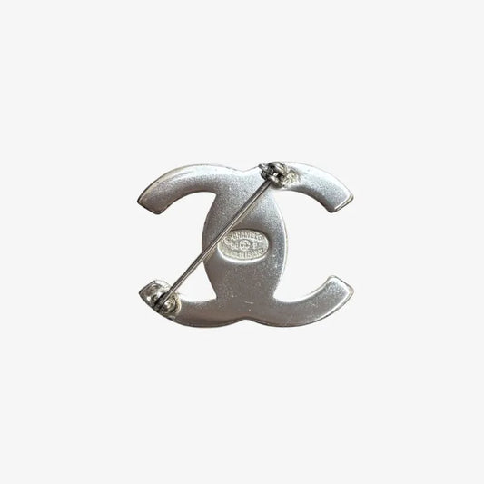RC499 - CHANEL Vintage CC Turnlock Logo Silver Brooch
