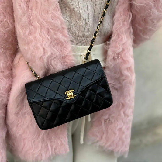 jah188-chanel-vintage-black-lambskin-flap-bag