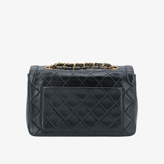 jr406-chanel-vintage-black-lambskin-quilted-flap-bag