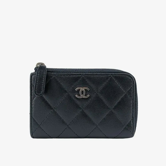 rb522-chanel-black-lambskin-classic-zipped-key-holder-case