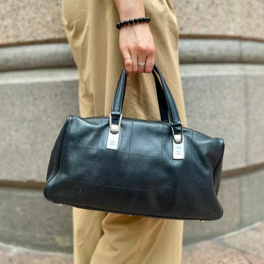 jah170-chanel-vintage-black-caviar-leather-handbag