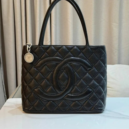 jw389-chanel-vintage-black-caviar-leather-1804-tote-bag
