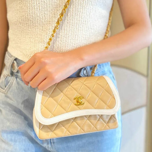 jt342-chanel-vintage-bicolor-beige-white-lambskin-quilted-flap-bag