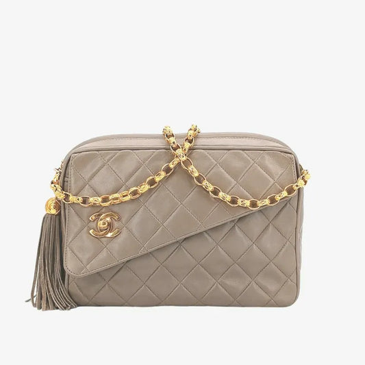 ra456-chanel-vintage-grey-lambskin-gold-chain-camera-bag
