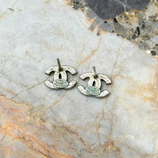 rc508-chanel-silver-crystal-mini-cc-logo-earrings