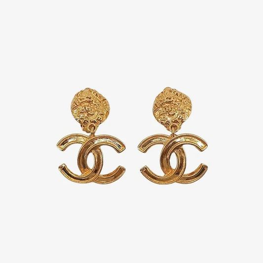 jt305-chanel-vintage-cc-dangle-gold-plated-clip-on-earrings