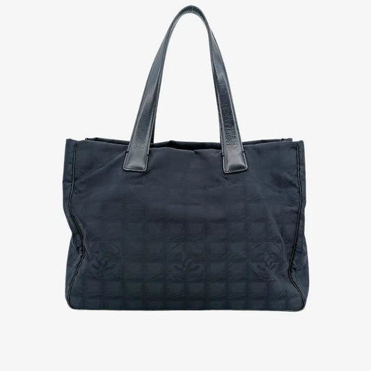 jt745-chanel-vintage-black-nylon-handbag