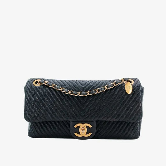 c486-chanel-vintage-black-calfskin-chevron-flap-bag