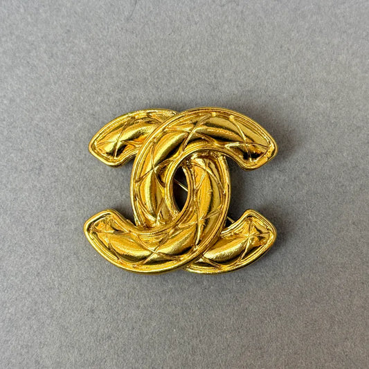 rc513-chanel-vintage-cc-logo-gold-brooch