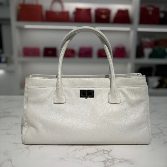 c532-chanel-vintage-white-cavier-leather-255-executive-handbag