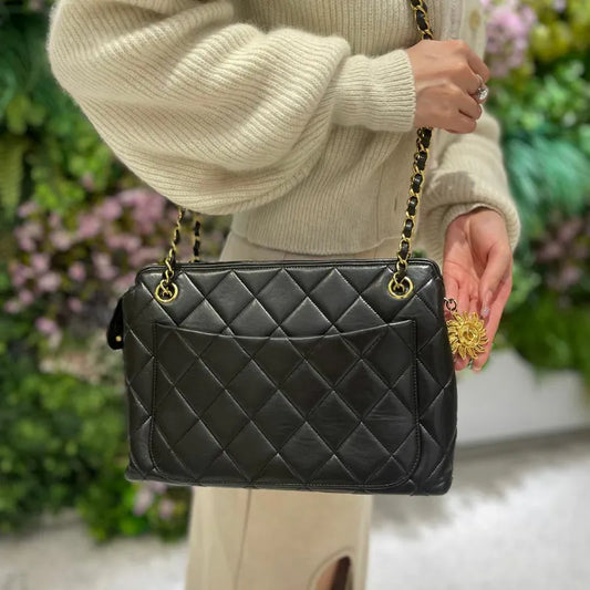 rc178-chanel-vintage-black-lambskin-sun-flower-charm-tote-bag