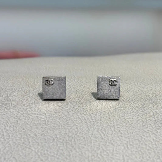 jx592-chanel-sliver-square-cc-logo-earrings