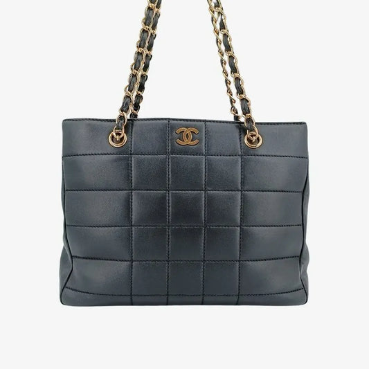 jt731-chanel-vintage-black-calfskin-chocolate-bar-tote-bag