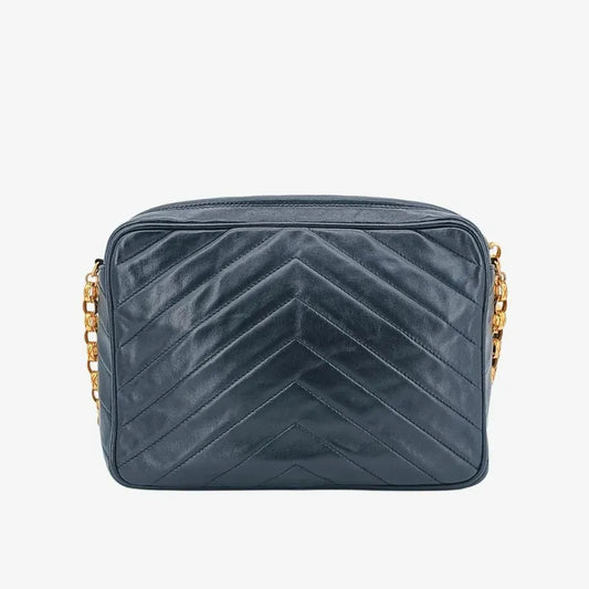 jt561-chanel-vintage-black-lambskin-gold-chain-chevron-camera-bag