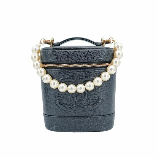 jt037-chanel-vintage-black-caviar-leather-cosmetic-bag