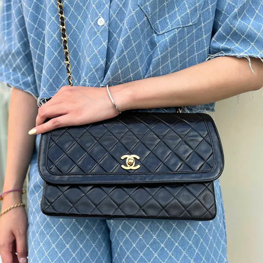jah150-chanel-vintage-black-lambskin-quilted-flap-bag