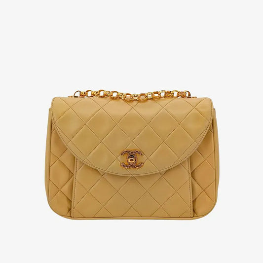 rb397-chanel-vintage-beige-lambskin-gold-chain-flap-bag