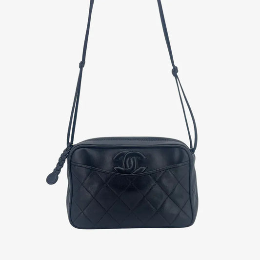 jw972-chanel-vintage-black-lambskin-camera-bag