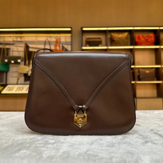 re124-celine-vintage-caviar-leather-shoulder-bag
