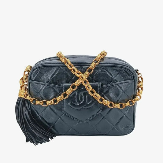 jt343-chanel-vintage-black-lambskin-gold-chain-tassel-camera-bag